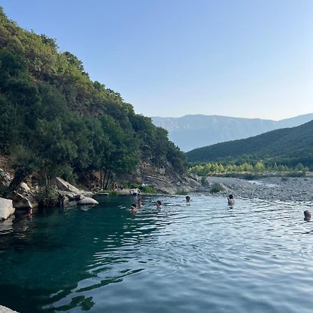 Hotel Apostoli Përmet 外观 照片